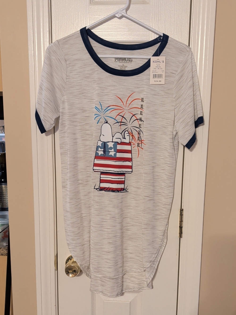 Peanuts Snoopy Graphic Tee